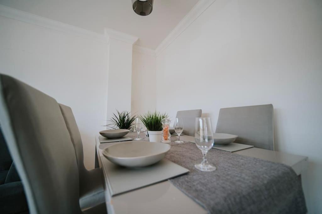 Linen Cottage- Parking, Leds, 4K Tvs, 5G Wifi And More! Bath Zewnętrze zdjęcie